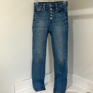 American Eagle women’s jeans, size 0. Great condition, worn few times, see pics.